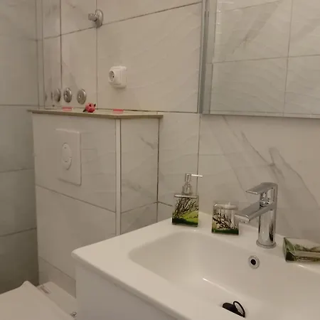 Josipa Lägenhet Slime